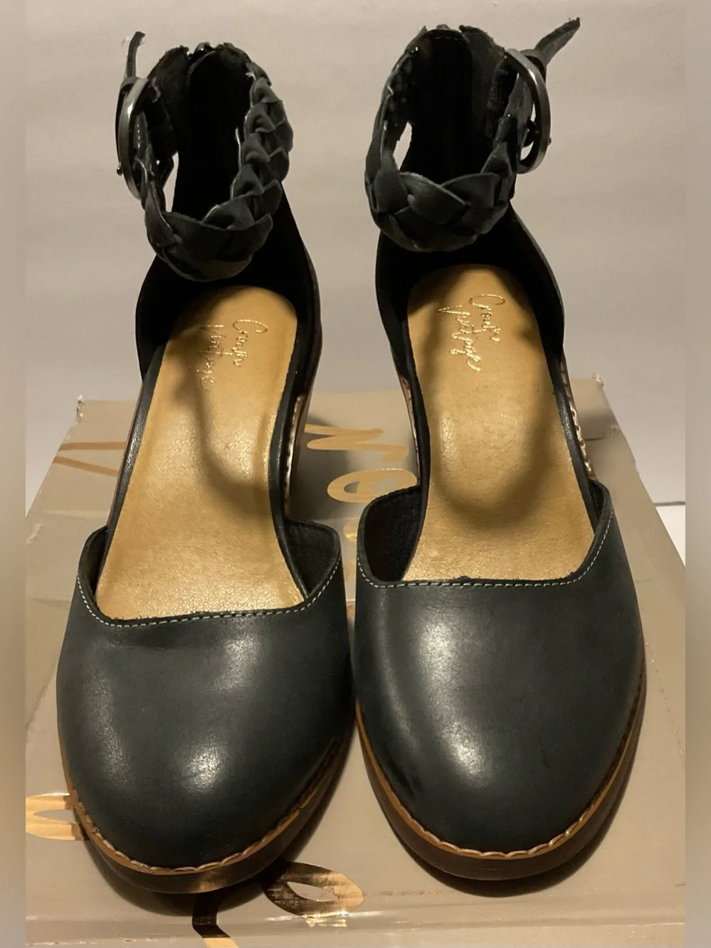 NWT - Crown Vintage ‘Lorelee’ Women's Wedge Pump, Black Leather, Sz 6